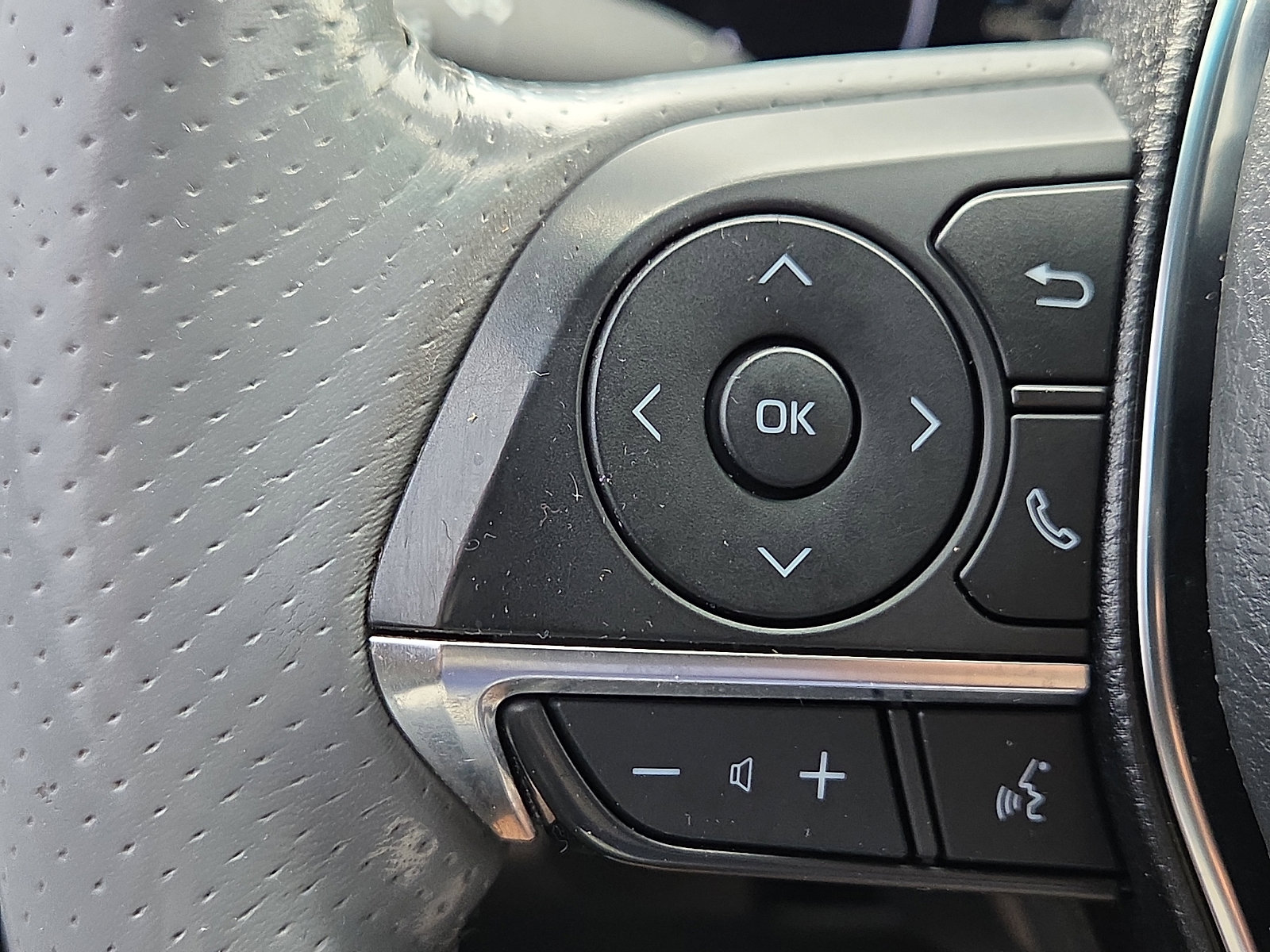 Used 2020 Toyota Avalon Limited w/ Advanced Safety Package FWD image 21