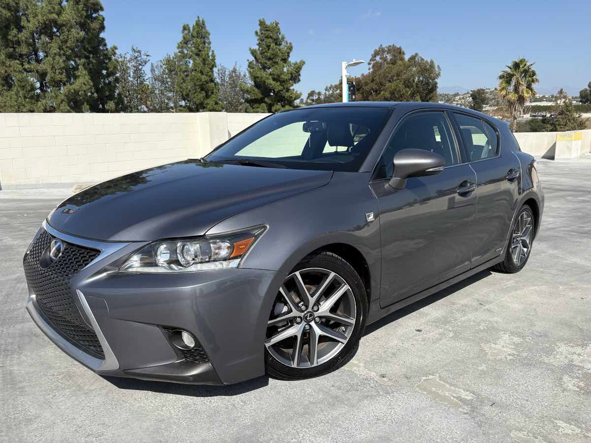 Used 2015 Lexus CT 200h image 2