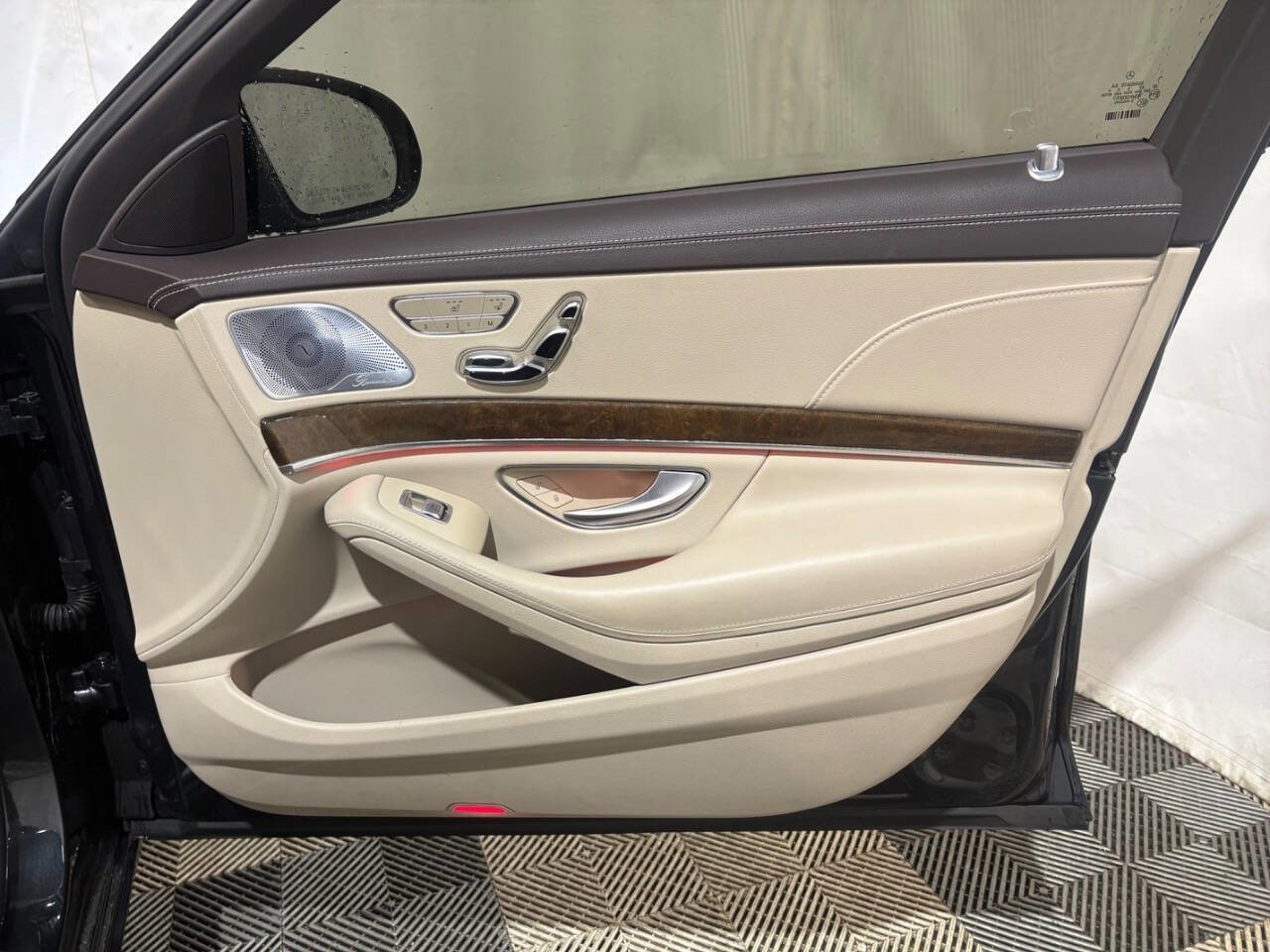 Used 2015 Mercedes-Benz S 550 4MATIC Sedan image 12