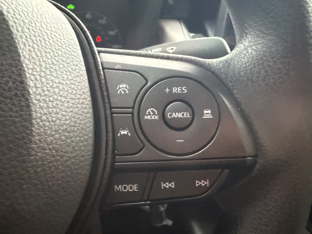 Used 2025 Toyota Corolla LE FWD image 25