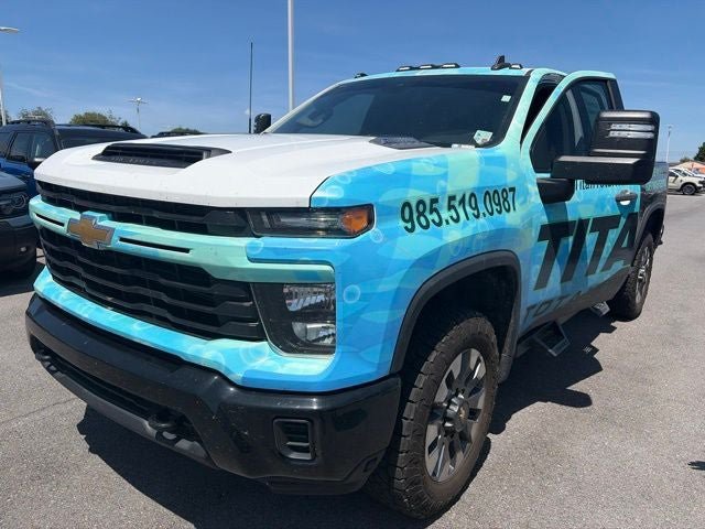 Used 2024 Chevrolet Silverado 2500 Custom w/ Custom Value Package AWD/4WD video 3