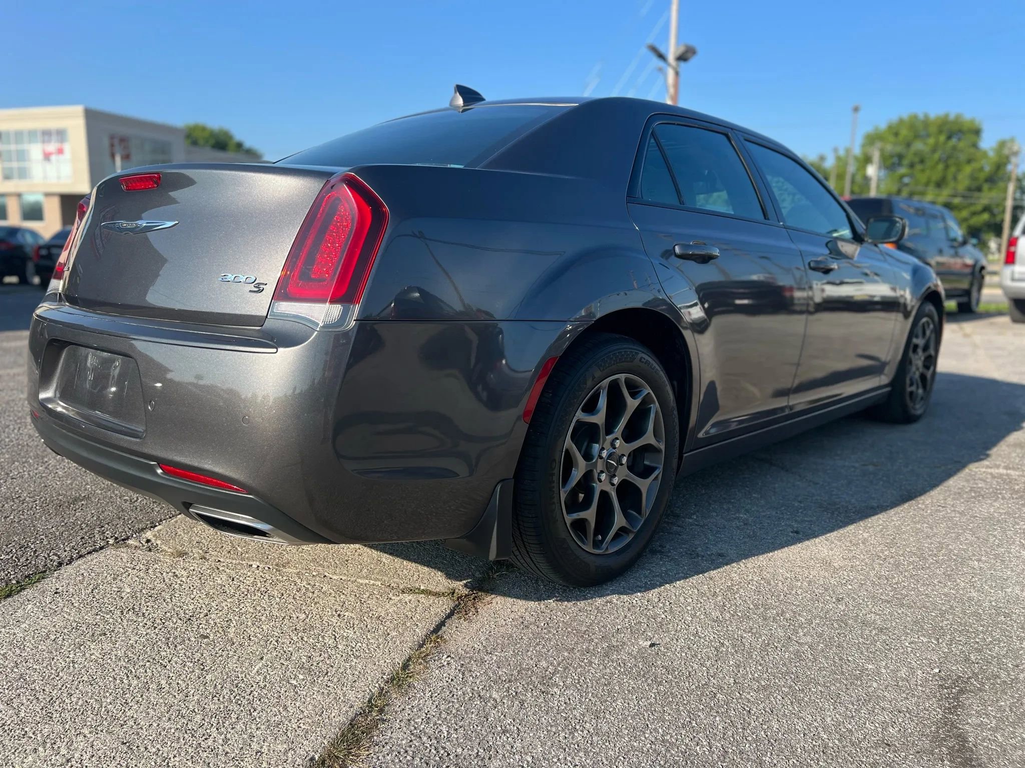 Used 2018 Chrysler 300 S w/ 300S Premium Group image 2