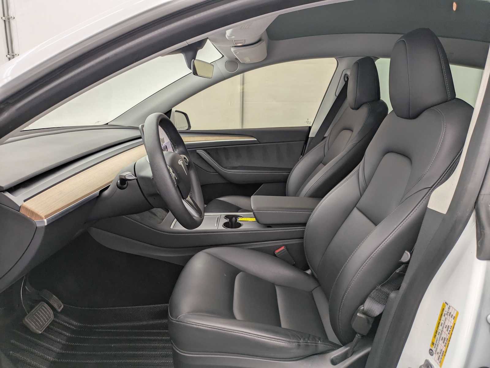 Used 2023 Tesla Model Y Long Range image 16