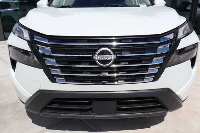 Used 2024 Nissan Rogue SV FWD image 16