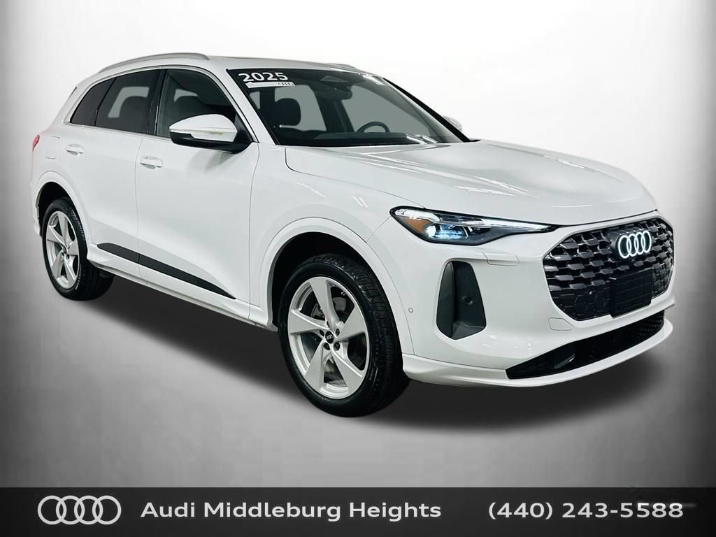 Certified 2025 Audi Q5 Premium Plus w/ Premium Plus AWD/4WD image 1