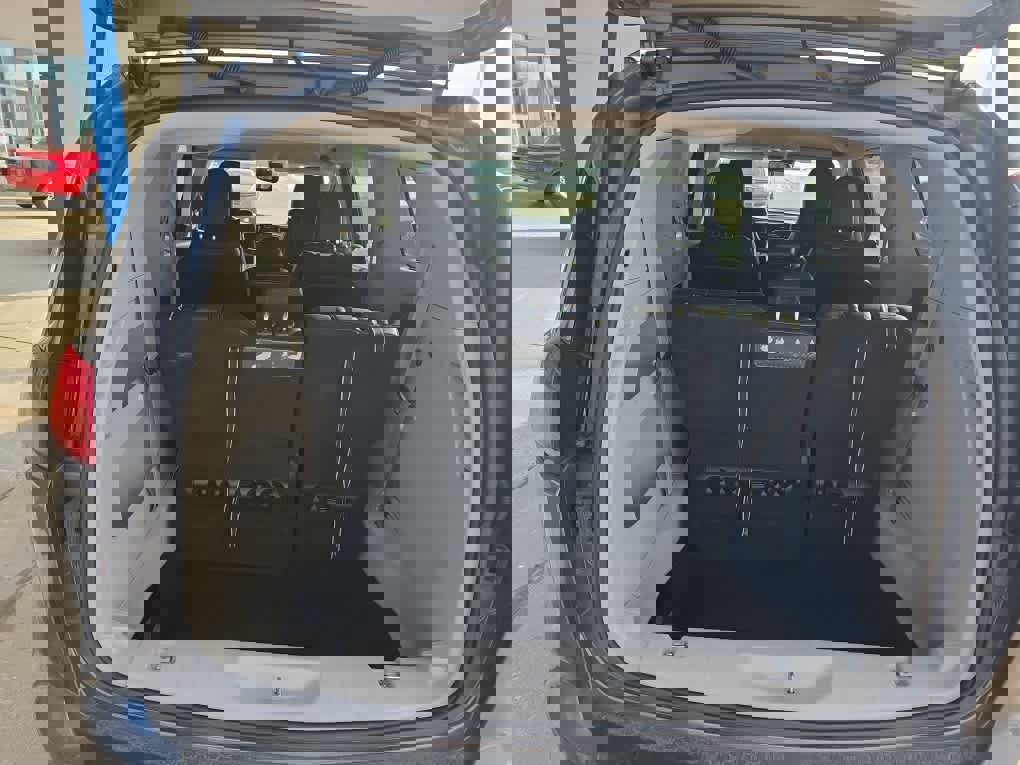 Used 2018 Chrysler Pacifica Touring-L Plus w/ Advanced Safetytec Group image 24