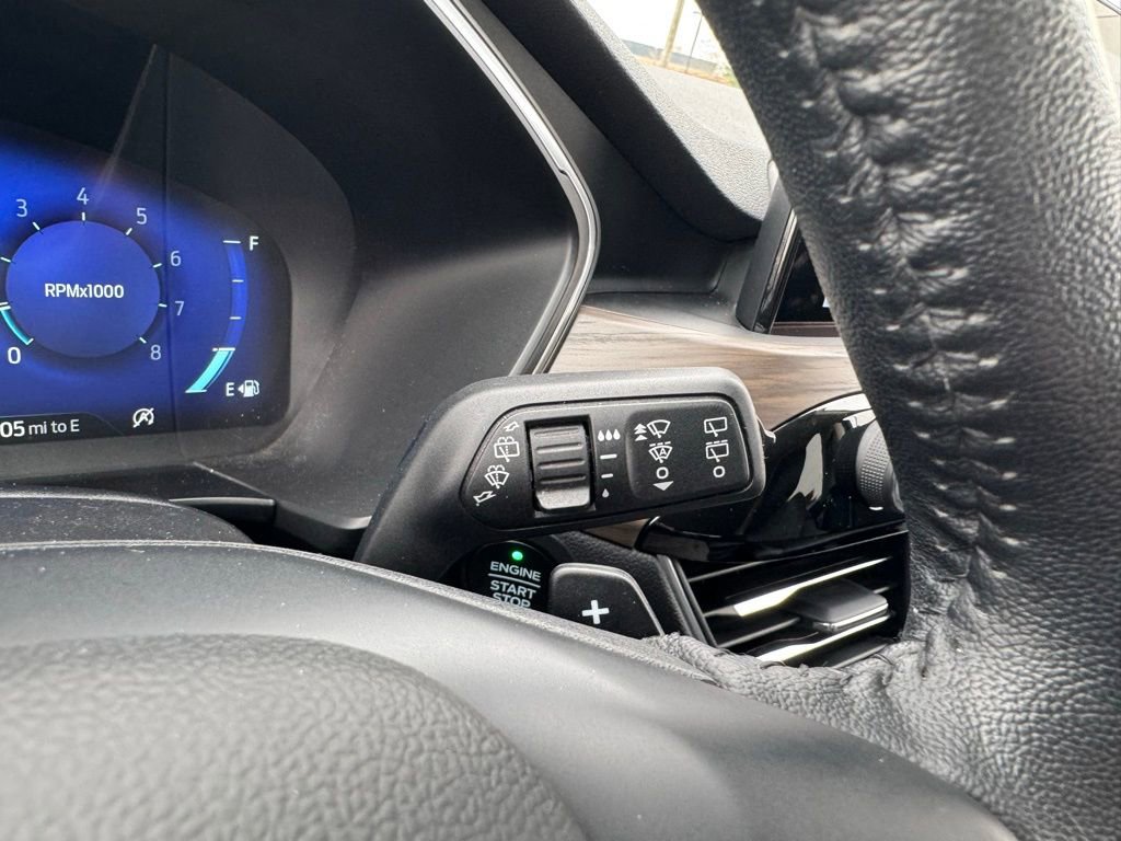 Used 2020 Ford Escape Titanium AWD/4WD image 27