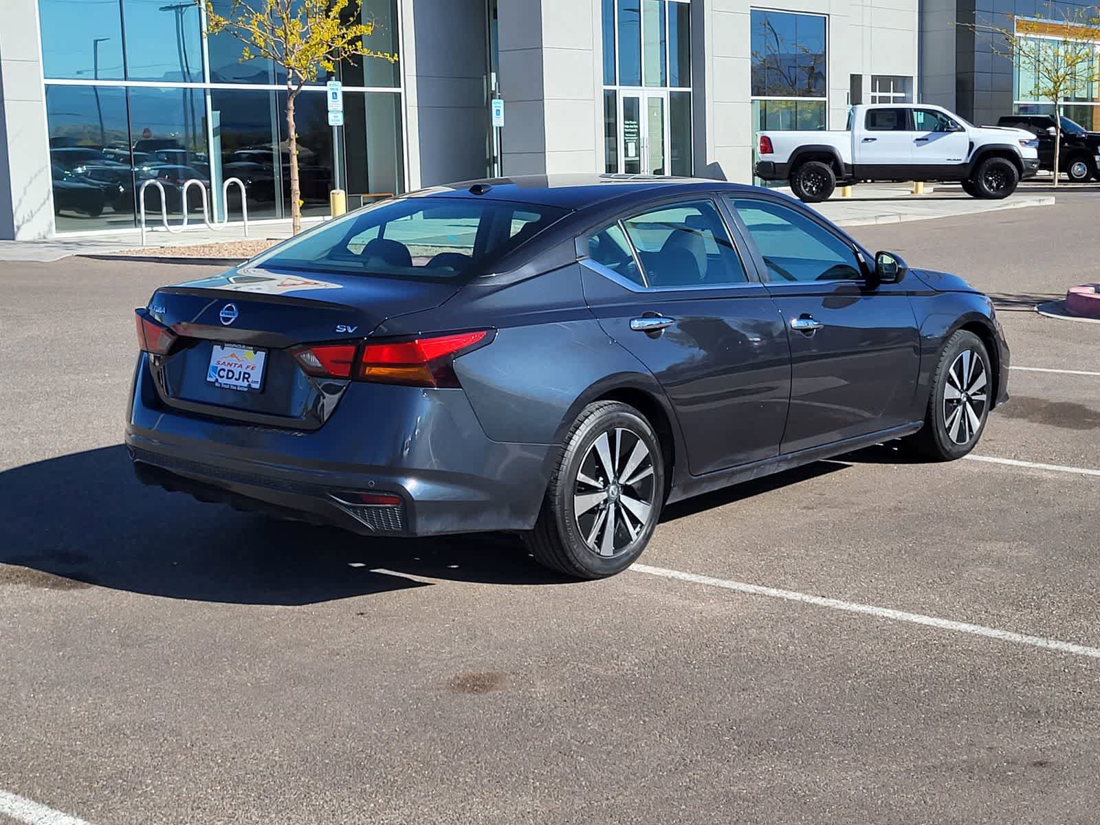 Used 2022 Nissan Altima 2.5 SV FWD image 5