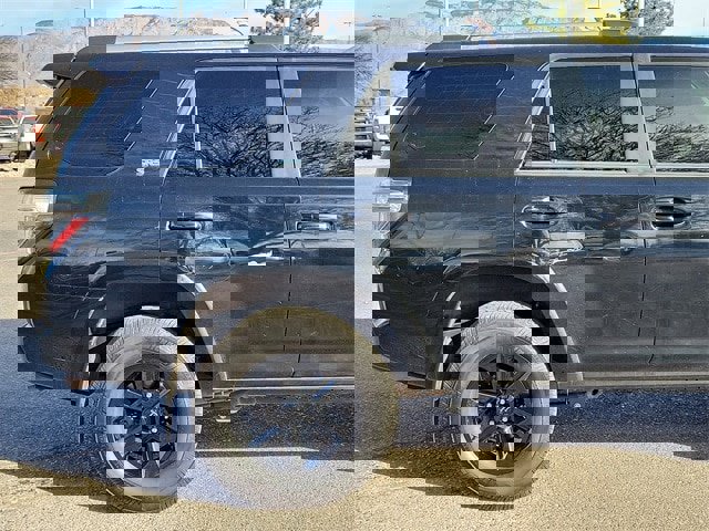 Used 2021 Toyota 4Runner SR5 Premium image 4