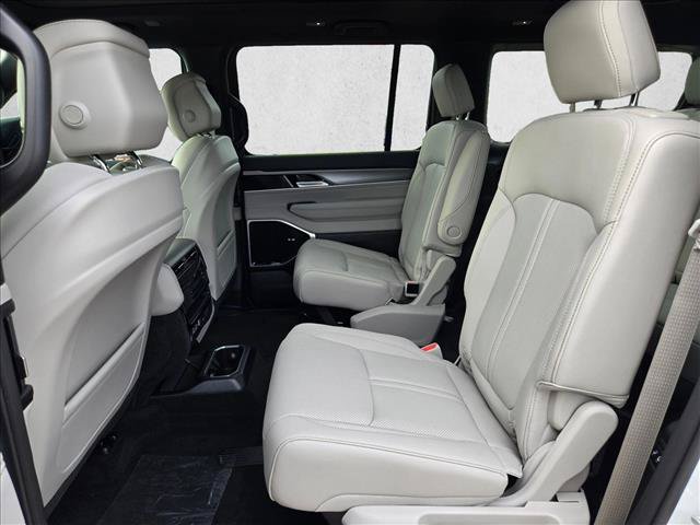 New 2026 Jeep Grand Wagoneer Limited w/ Premium Group II AWD/4WD image 16