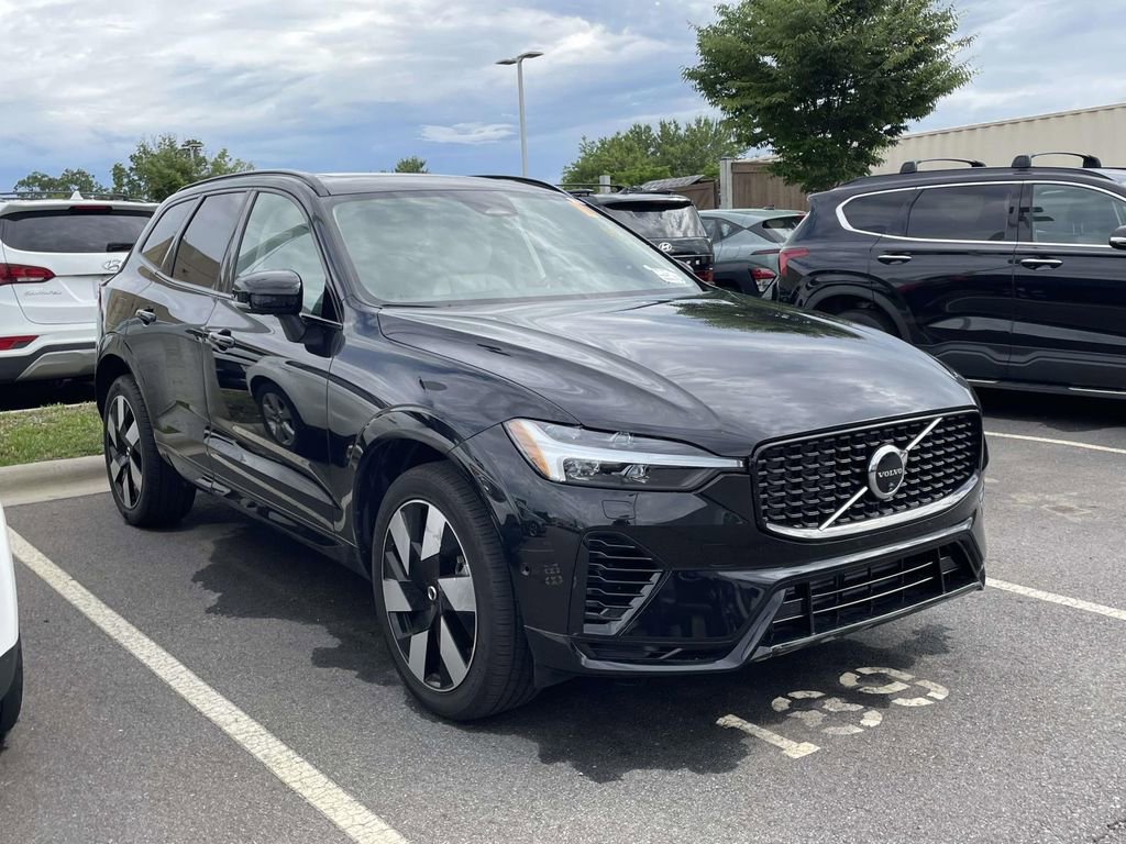 Used 2025 Volvo XC60 T8 Plus w/ Protection Package Premier