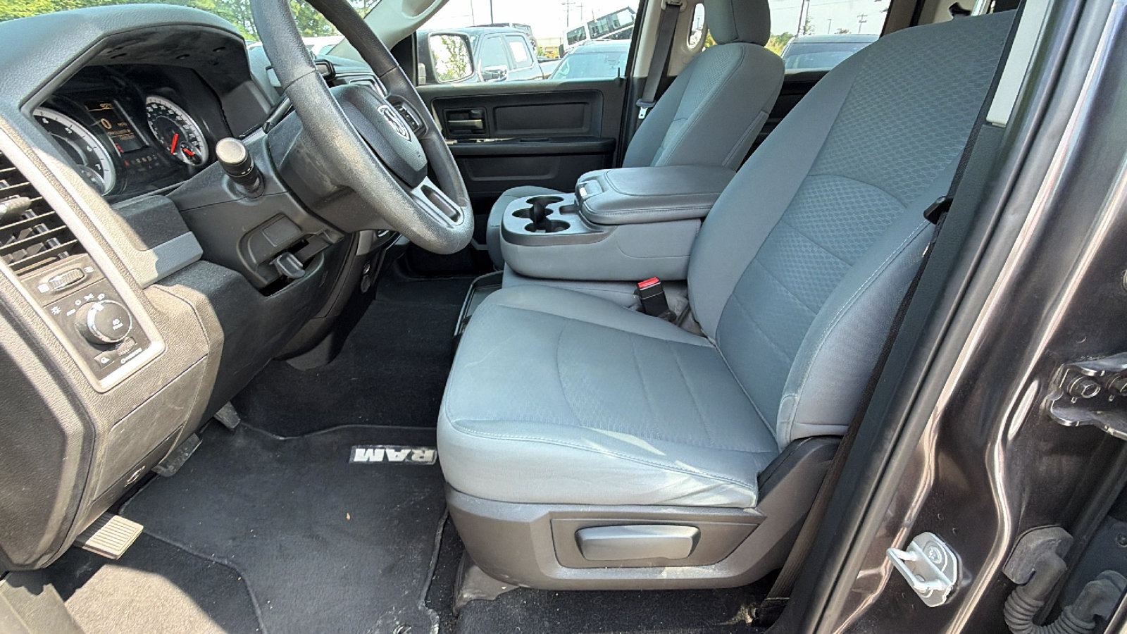 Used 2019 RAM 1500 Express AWD/4WD image 16