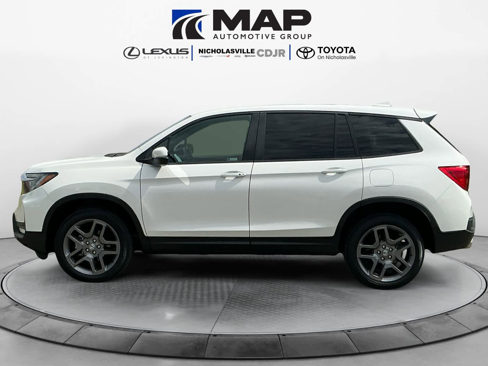 Used 2023 Honda Passport EX-L image 2
