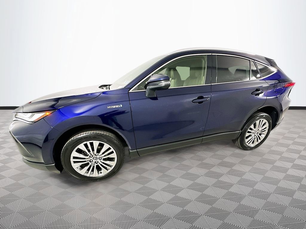 Used 2021 Toyota Venza XLE w/ Softex Package AWD/4WD image 4