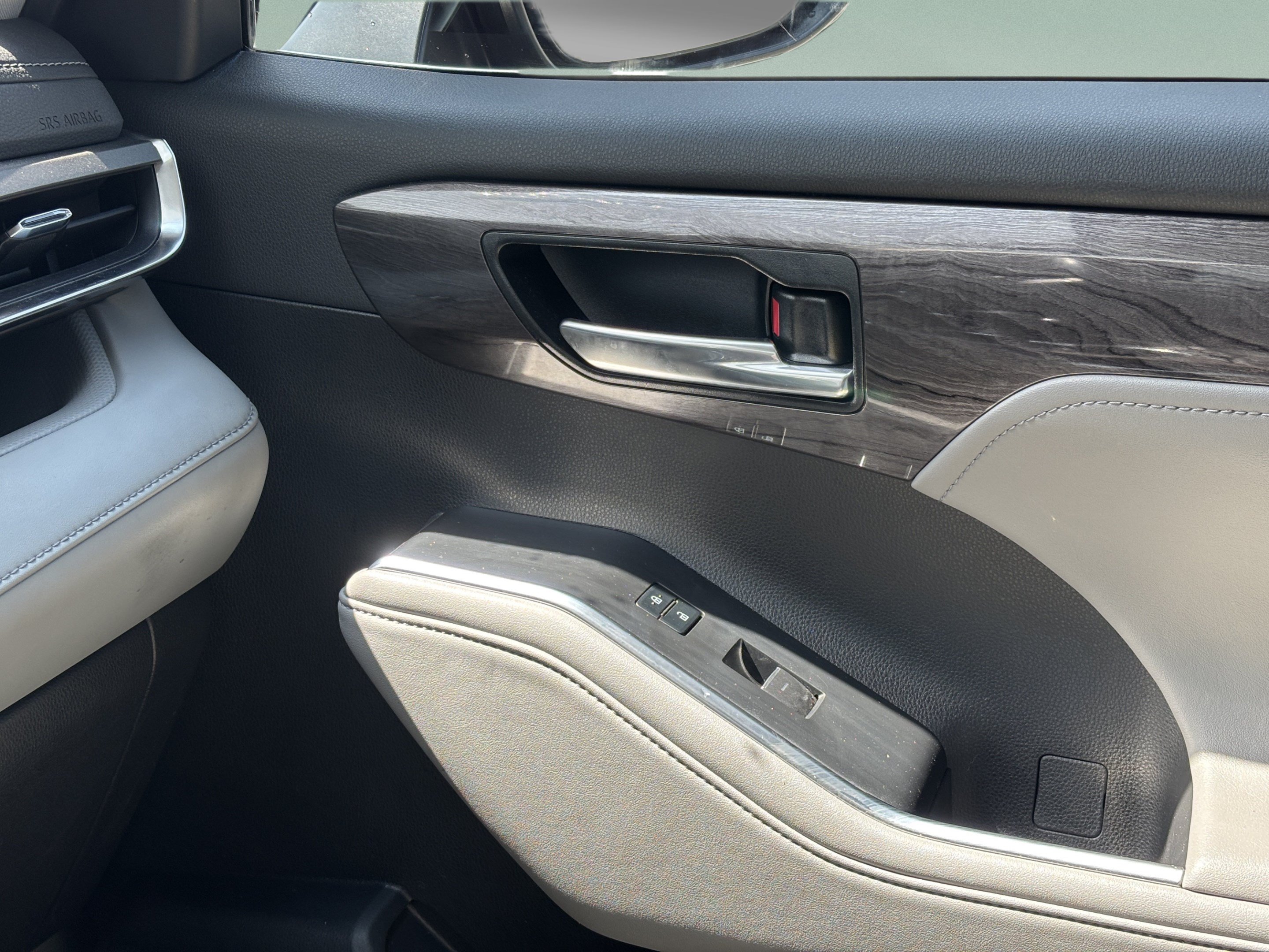 Used 2022 Toyota Highlander Limited AWD/4WD image 12