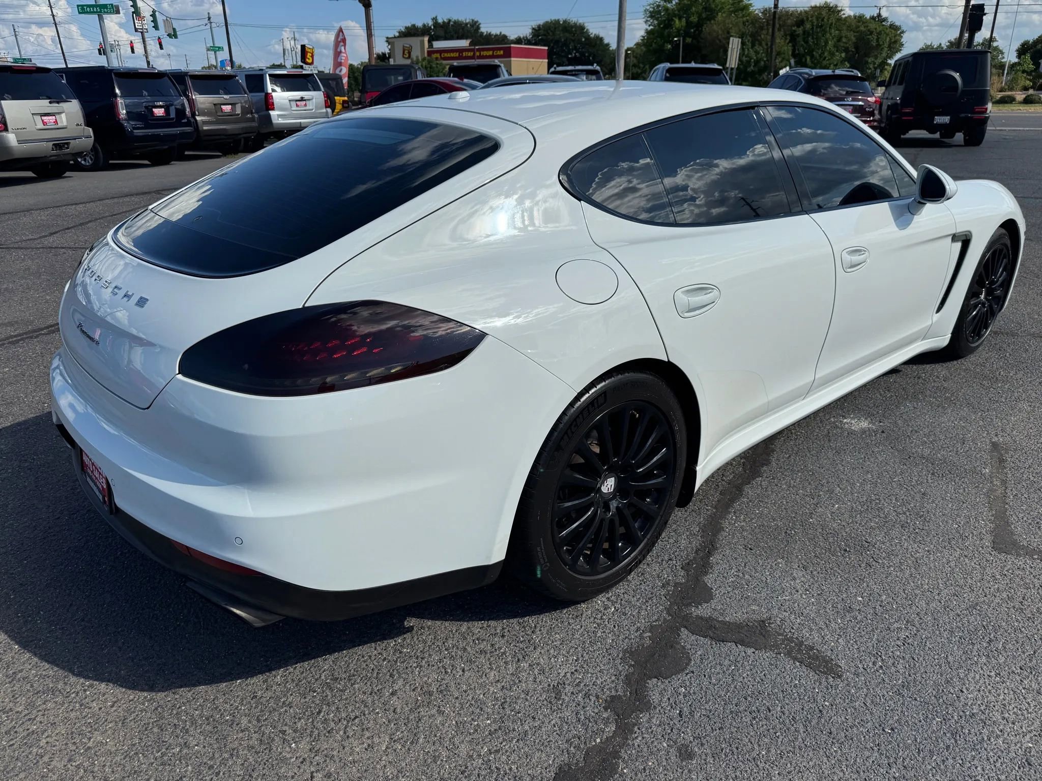 Used 2016 Porsche Panamera image 3