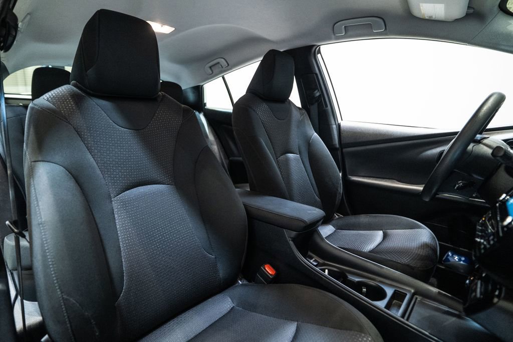 Used 2020 Toyota Prius LE image 13