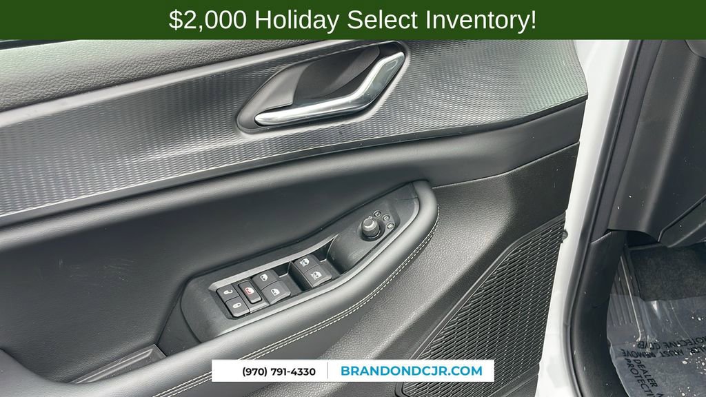 New 2025 Jeep Grand Cherokee Laredo image 12