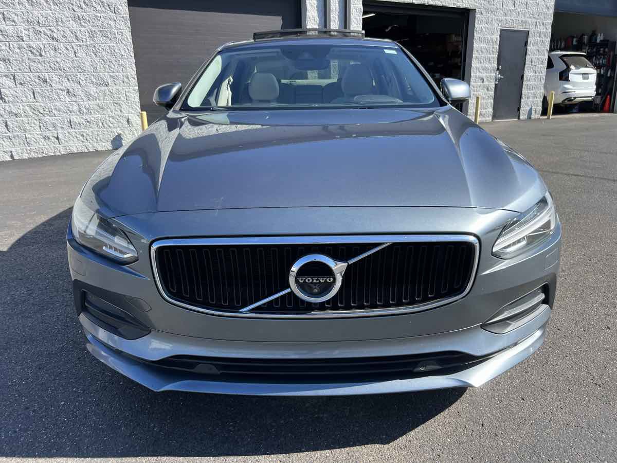 Used 2018 Volvo S90 T6 Momentum w/ Convenience Package image 7
