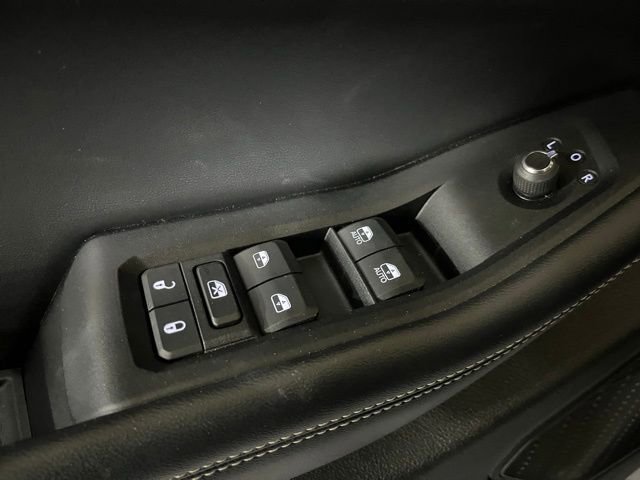 Used 2023 Jeep Grand Cherokee Laredo AWD/4WD image 12