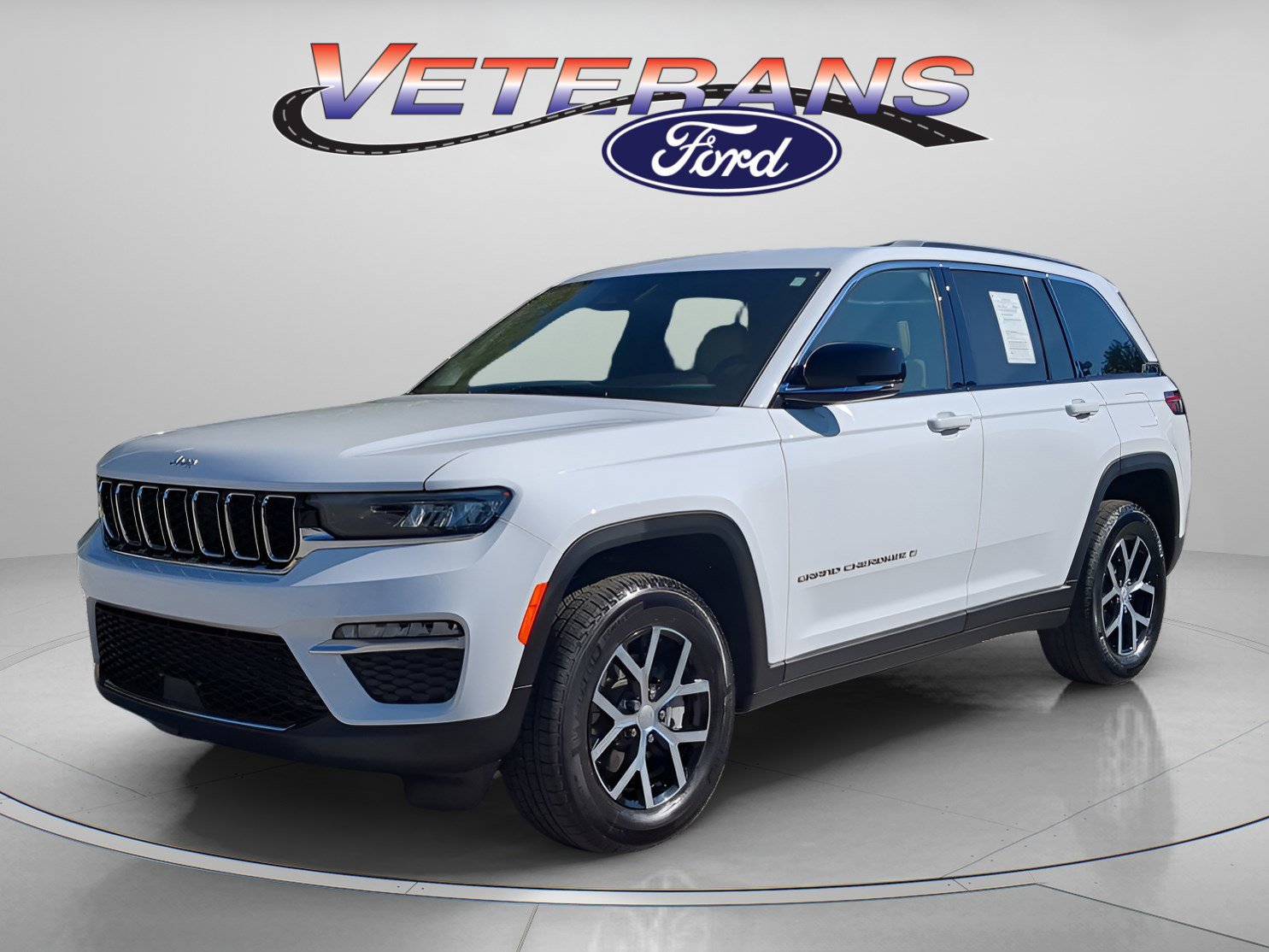 Used 2025 Jeep Grand Cherokee Limited w/ Trailer Tow Package image 1