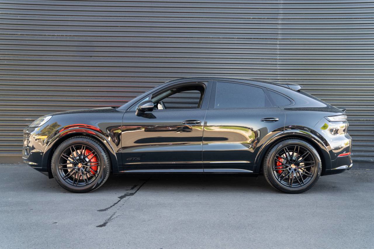 New 2026 Porsche Cayenne GTS AWD/4WD image 2
