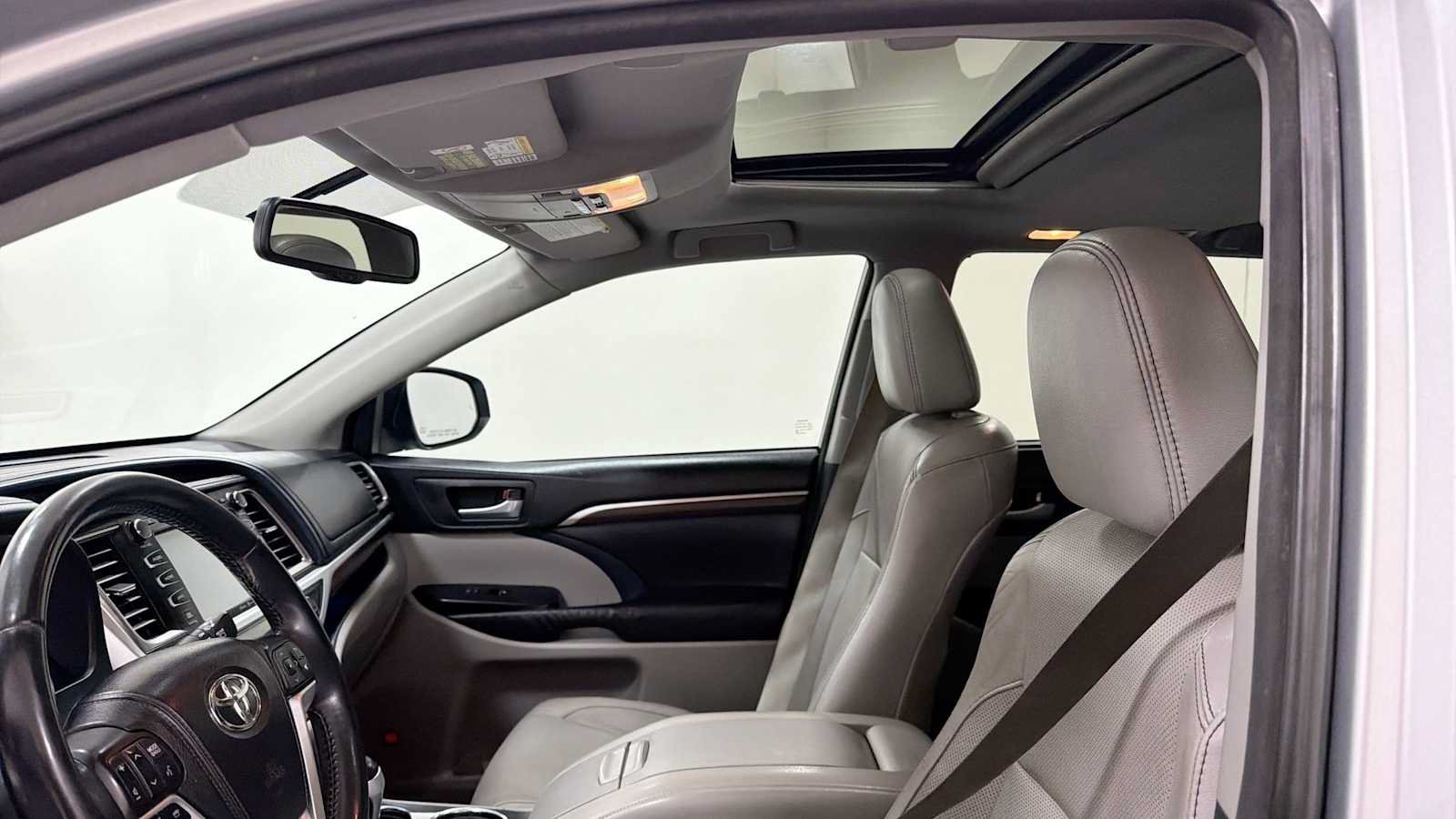Used 2014 Toyota Highlander Limited FWD image 24