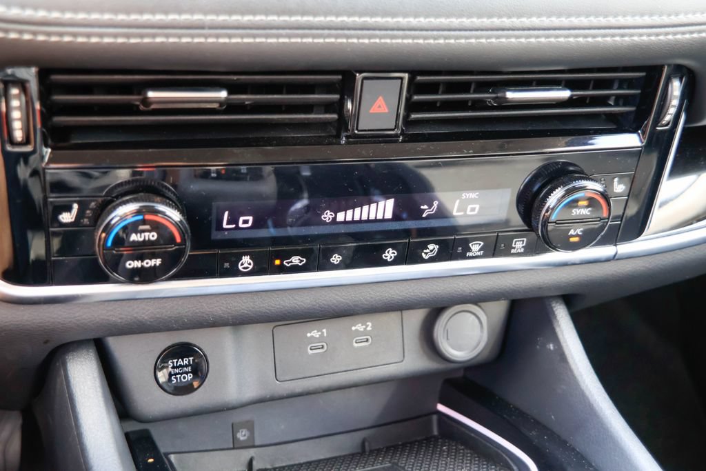 Used 2024 Nissan Rogue SL FWD image 14