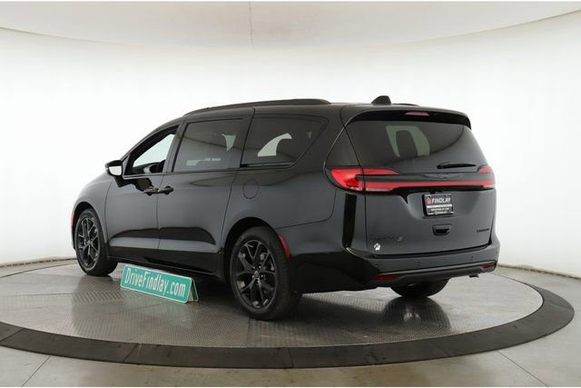 New 2026 Chrysler Pacifica Limited w/ S Appearance Package image 8