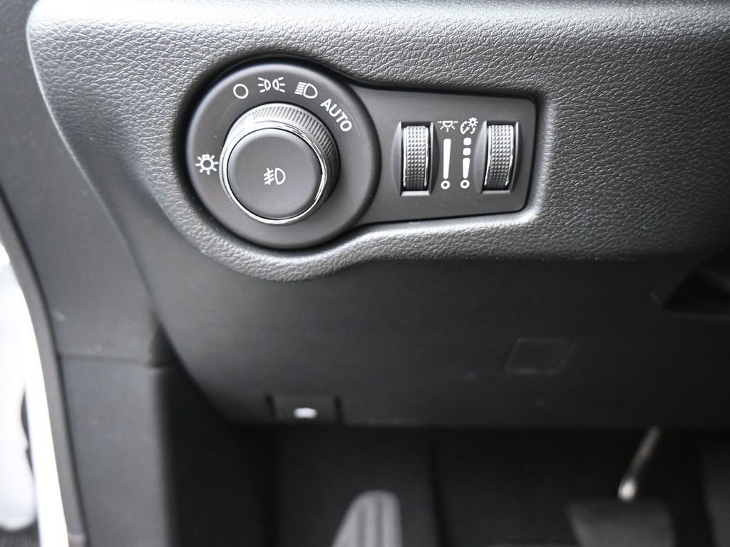 New 2026 Chrysler Pacifica Select image 33