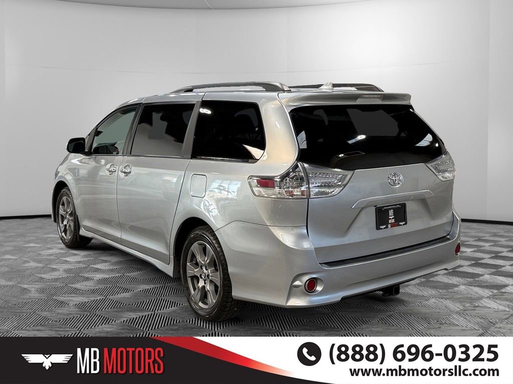 Used 2019 Toyota Sienna SE AWD/4WD image 8