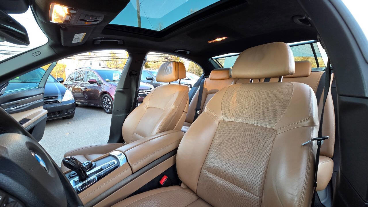 Used 2015 BMW 750i xDrive AWD/4WD image 28