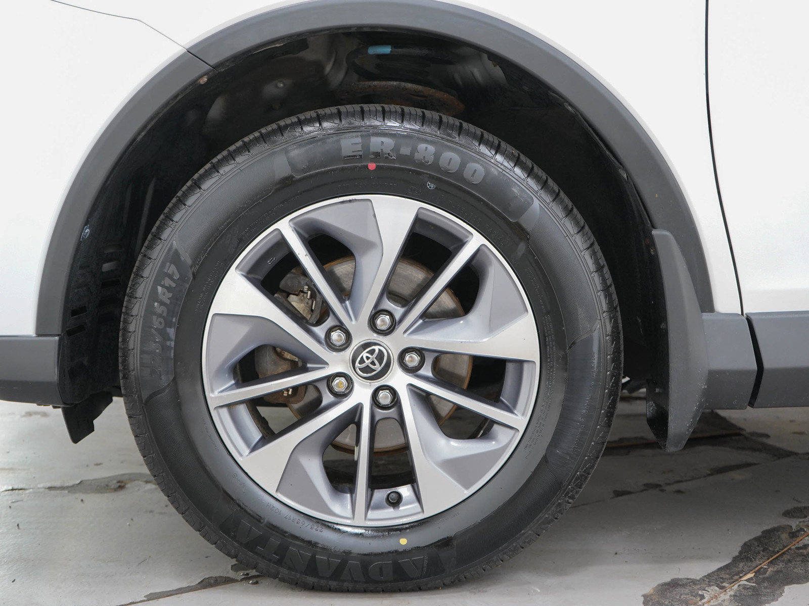Used 2017 Toyota RAV4 XLE w/ Carpet Mat Package AWD/4WD image 27