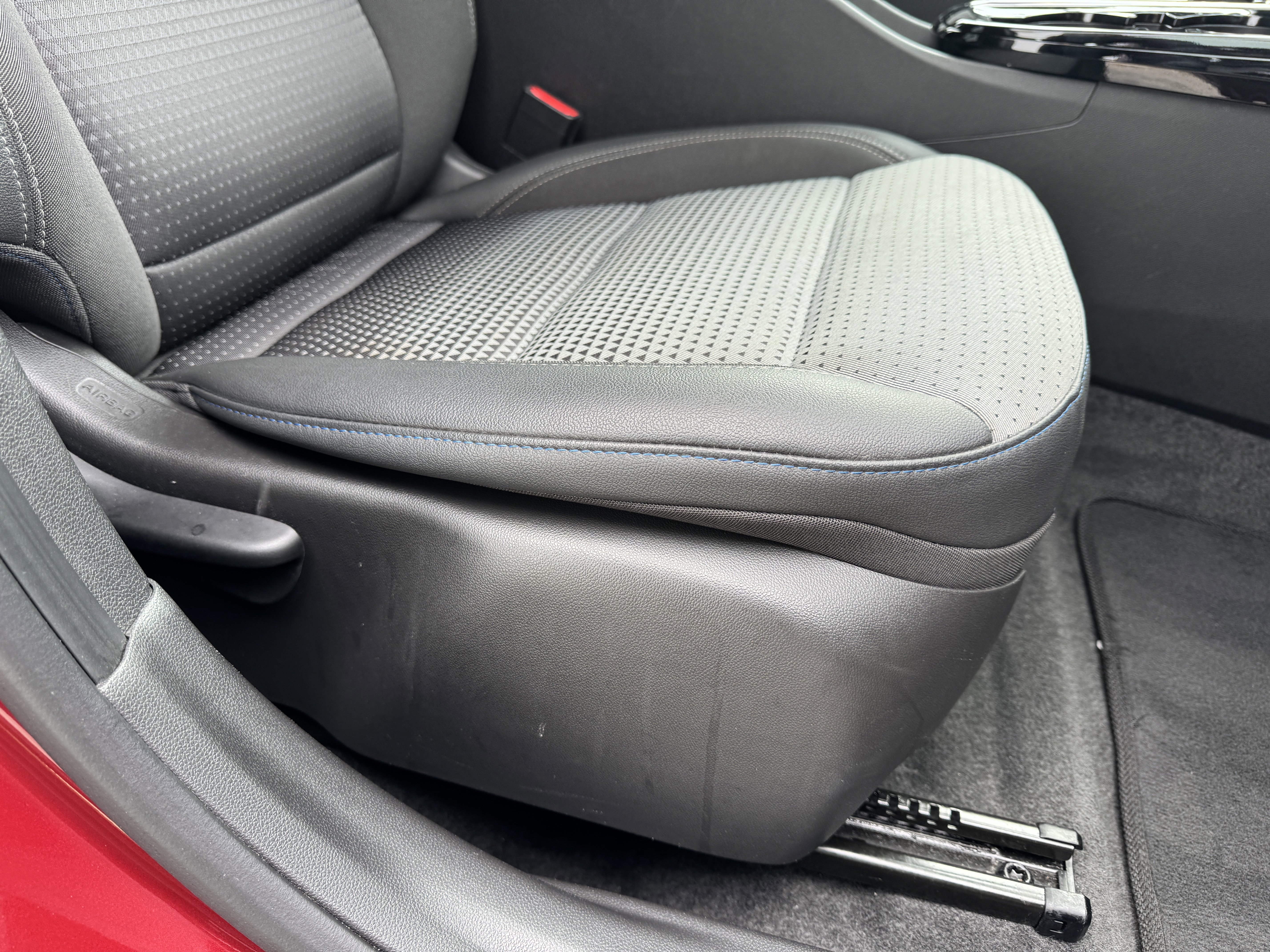 Used 2025 Chevrolet Trax LT image 24