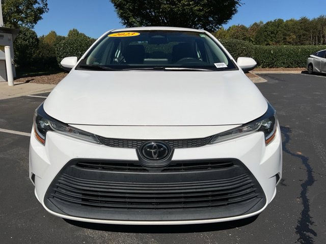 Used 2023 Toyota Corolla LE FWD image 4