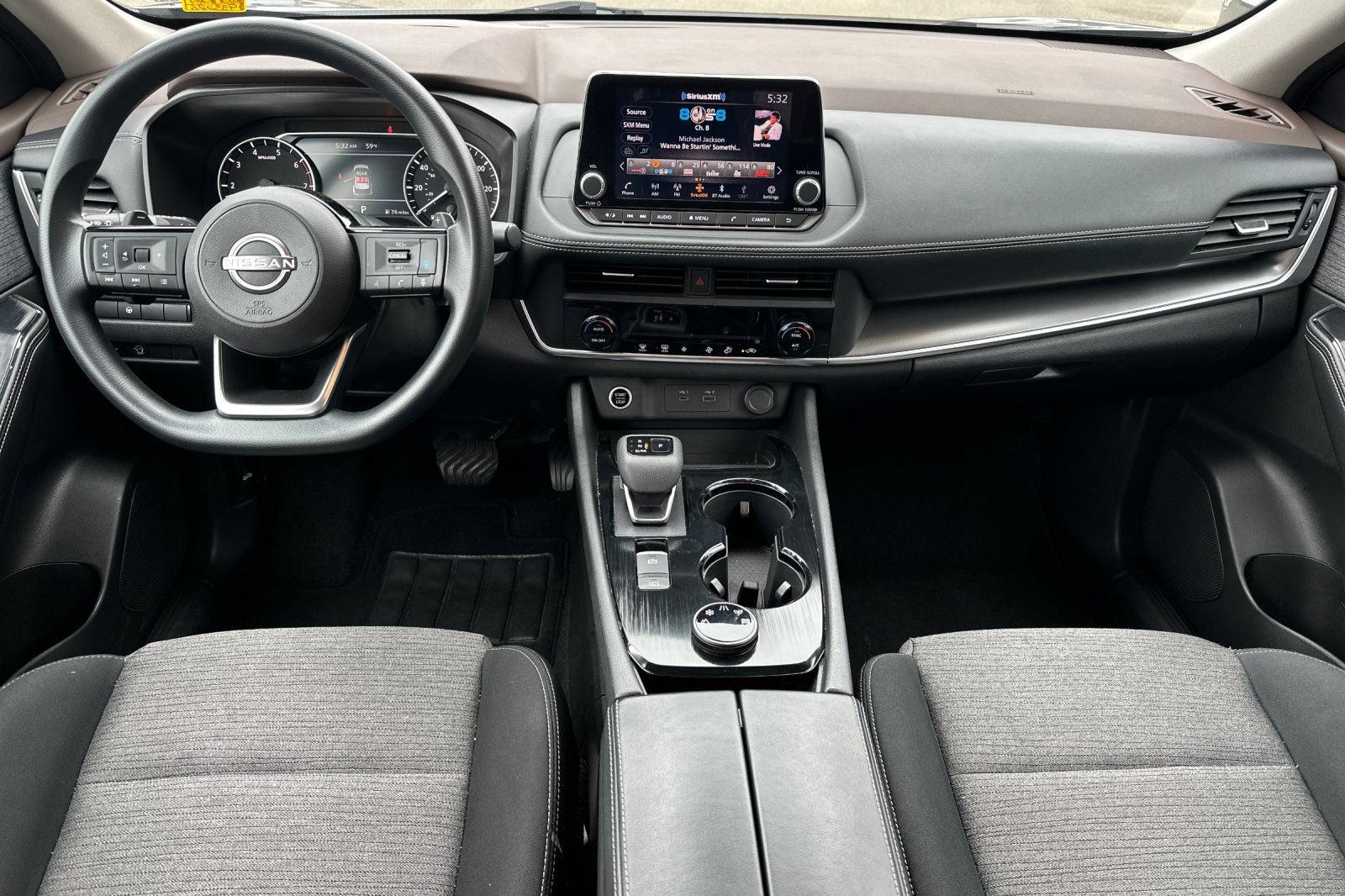 Used 2023 Nissan Rogue SV AWD/4WD image 17