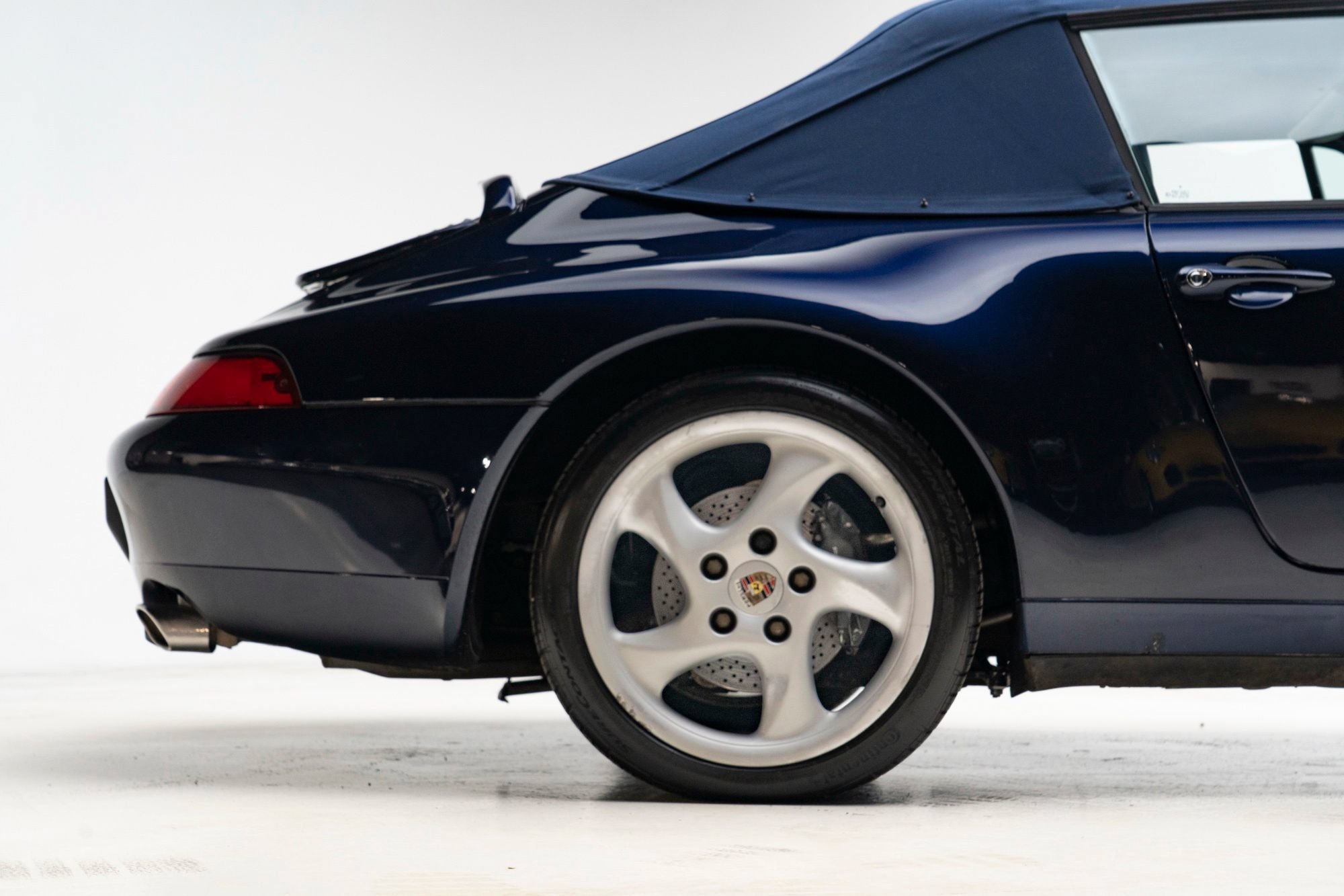 Used 1996 Porsche 911 Carrera RWD image 45