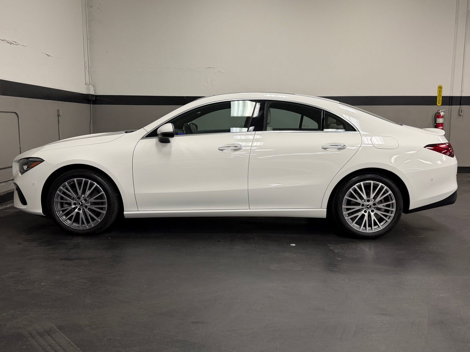 Used 2025 Mercedes-Benz CLA 250 image 9