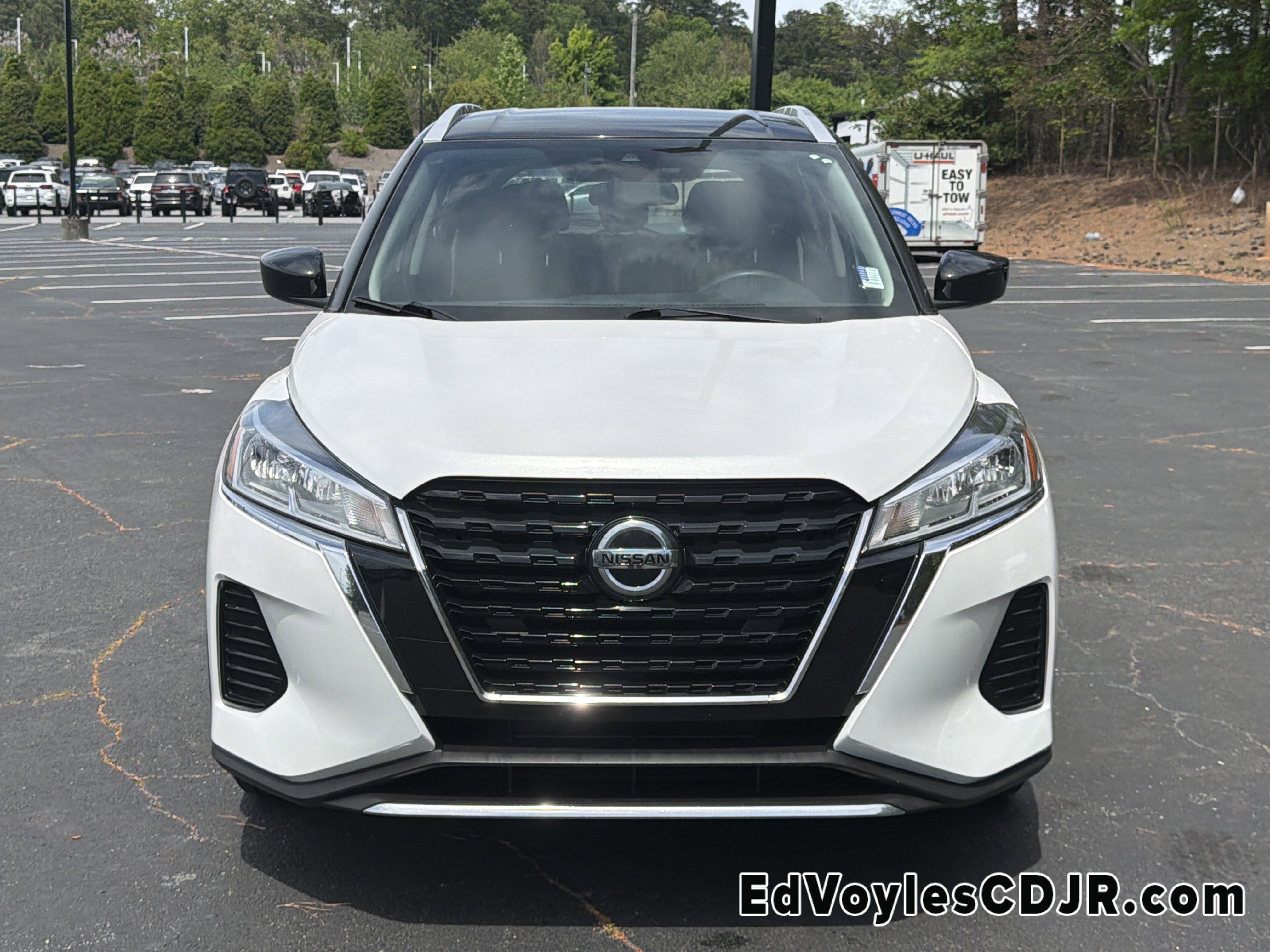 Used 2021 Nissan Kicks SV image 2