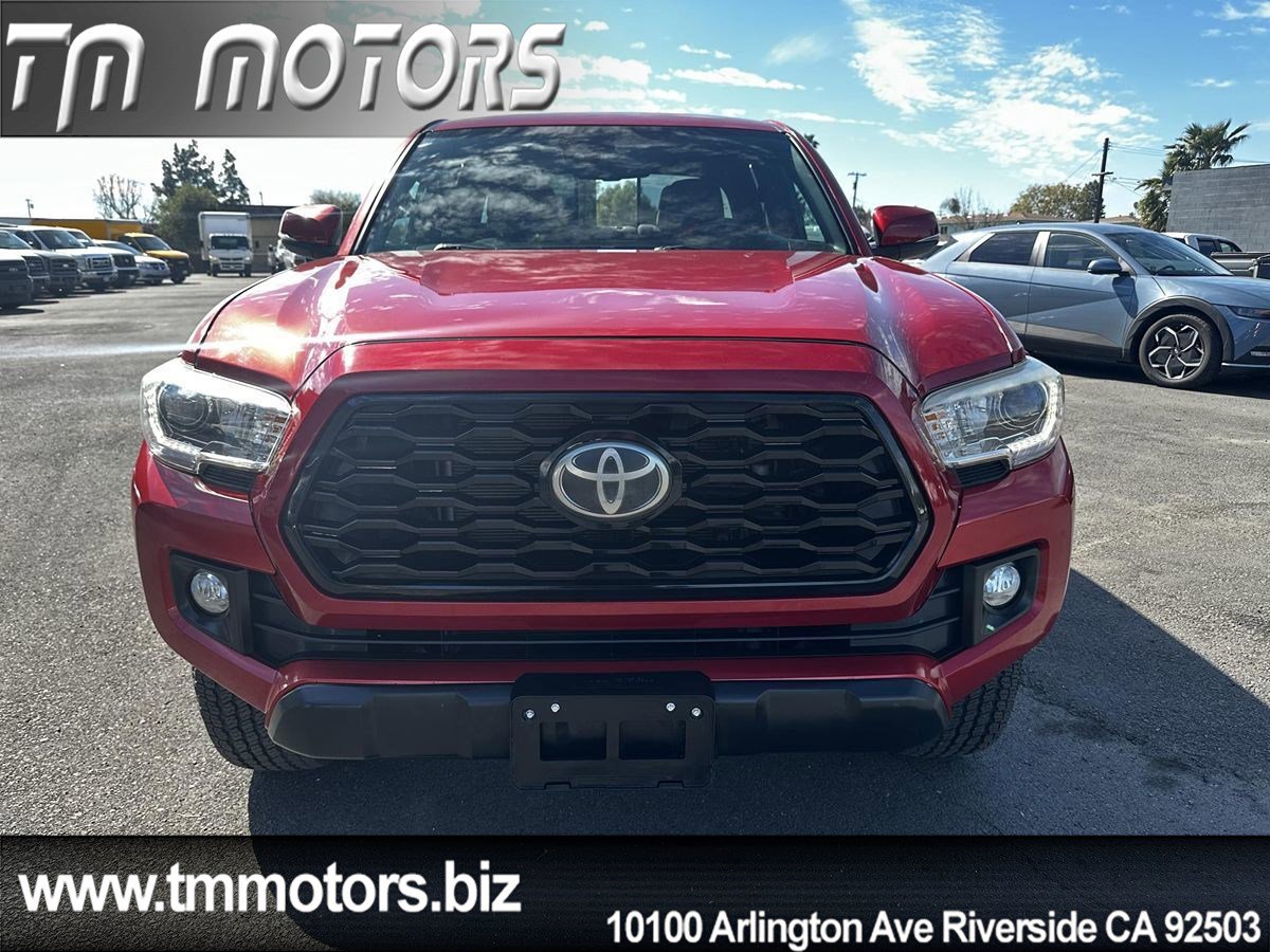Used 2019 Toyota Tacoma TRD Off-Road image 2