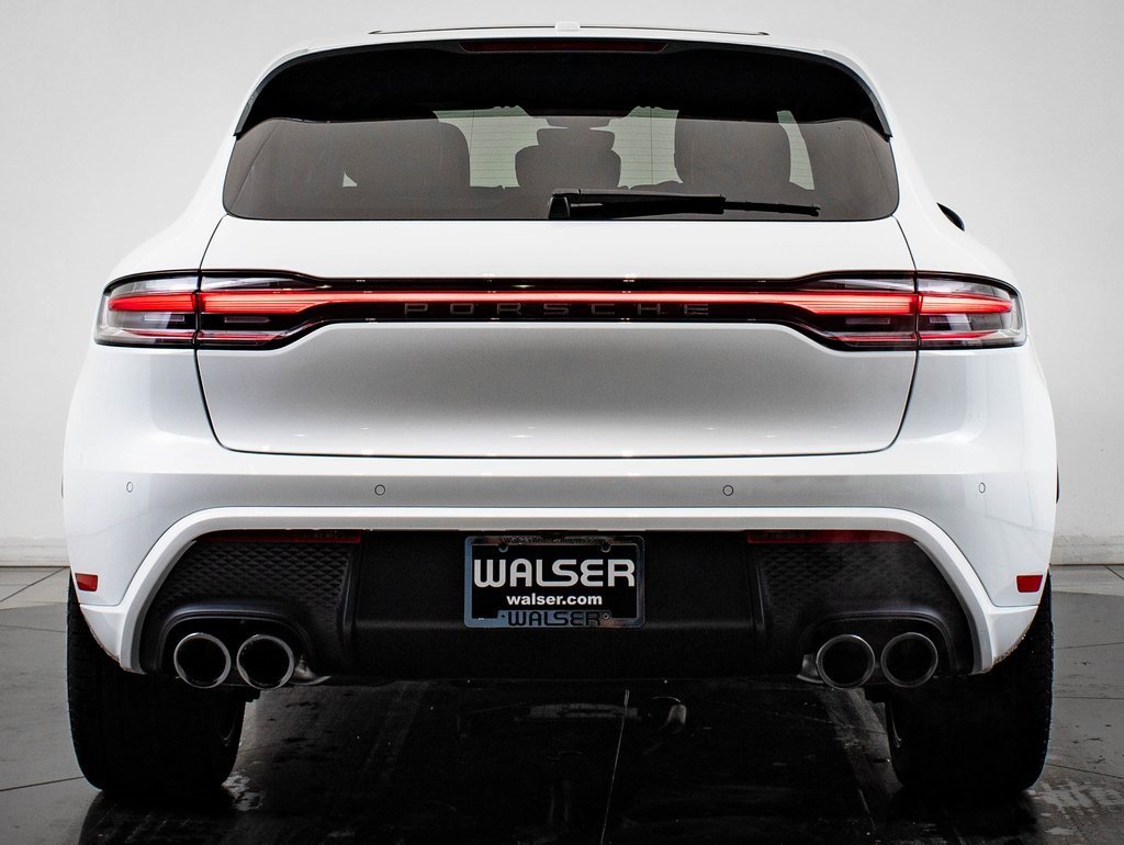 Certified 2025 Porsche Macan Turbo image 7