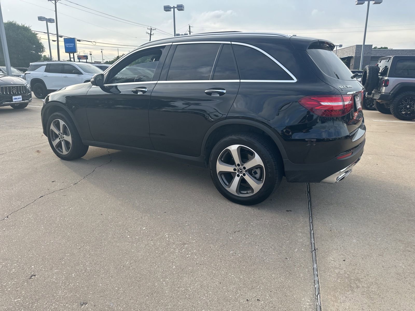 Used 2018 Mercedes-Benz GLC 300 4MATIC image 4