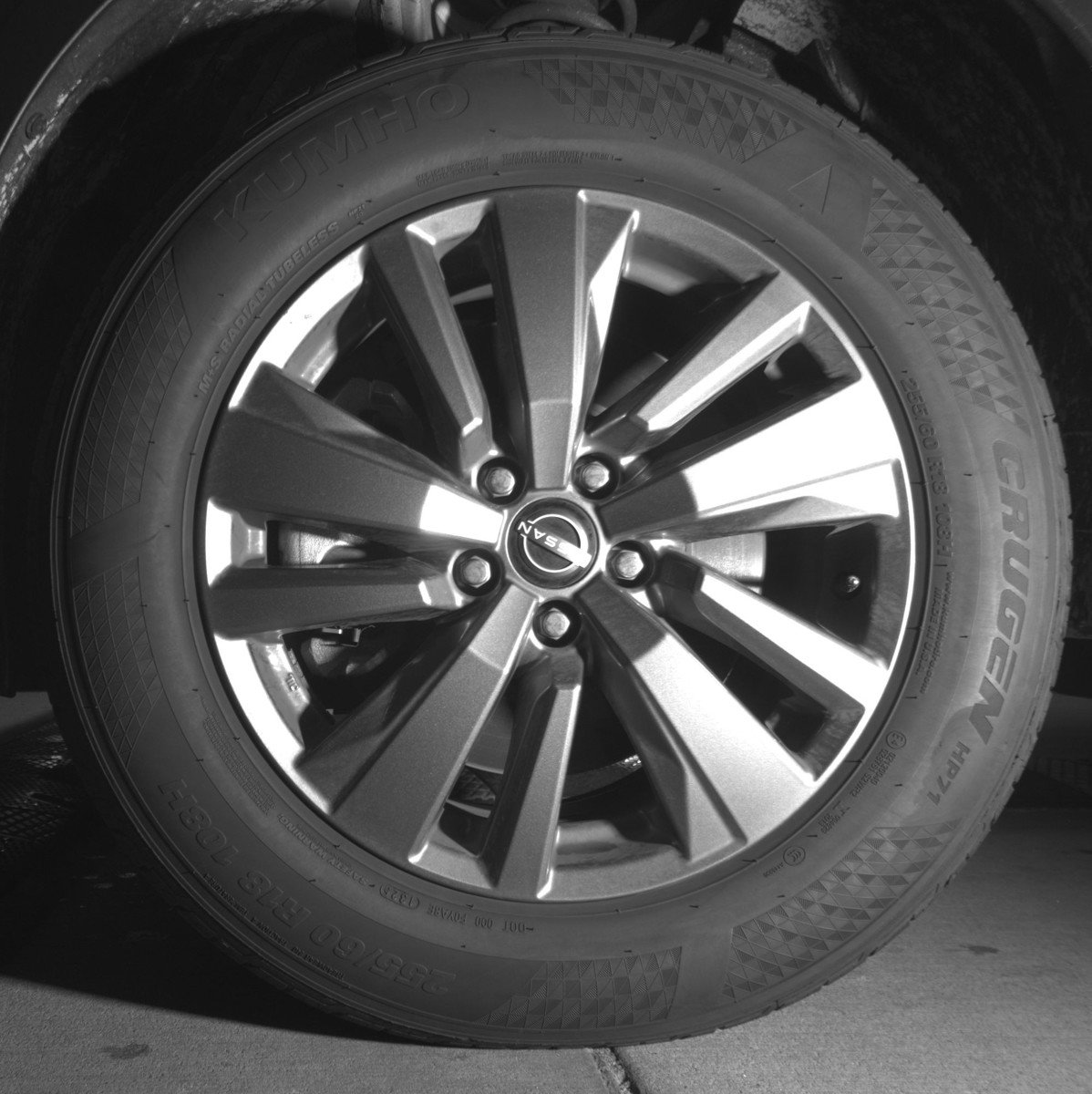 Used 2025 Nissan Pathfinder SV image 12