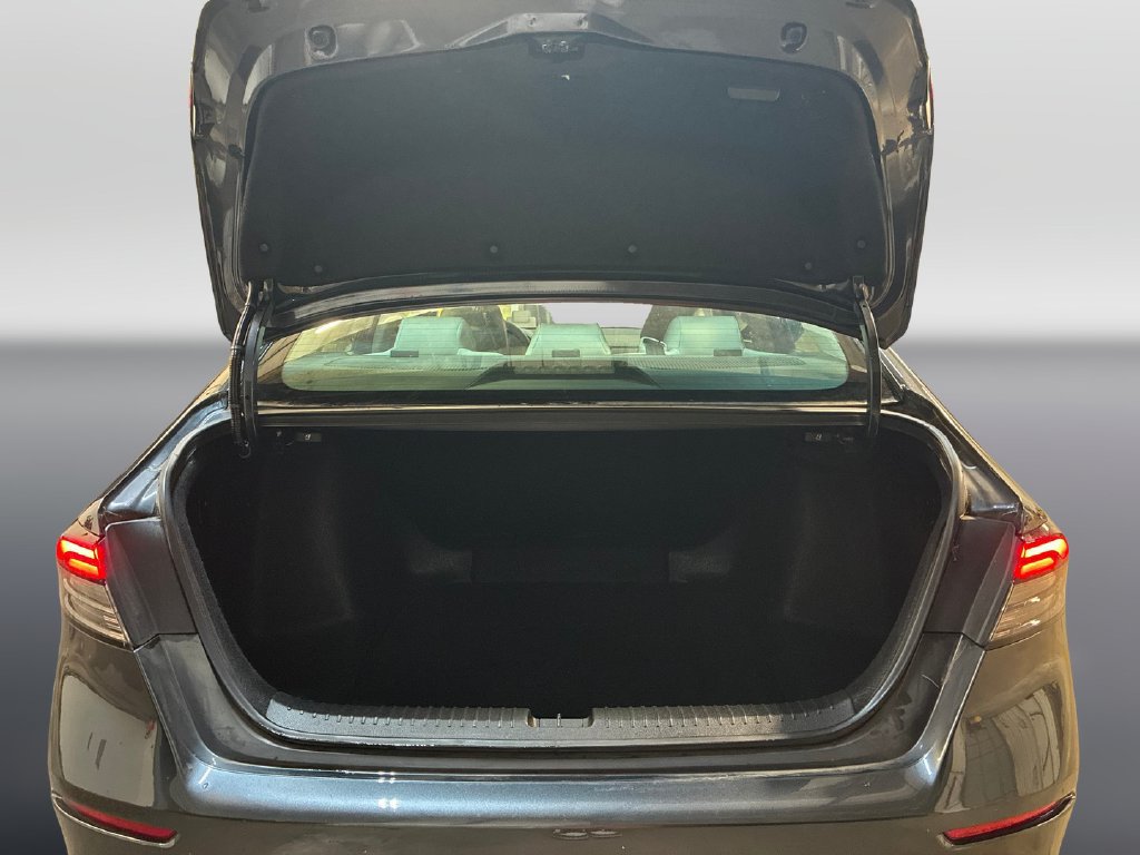 Used 2023 Honda Accord EX image 19