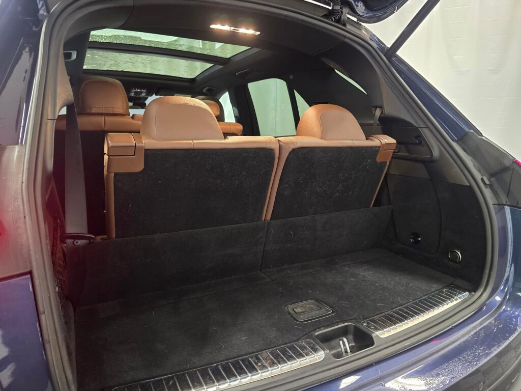 Used 2024 Mercedes-Benz GLE 350 GLE 350 w/ 3rd Row Seat Package image 23