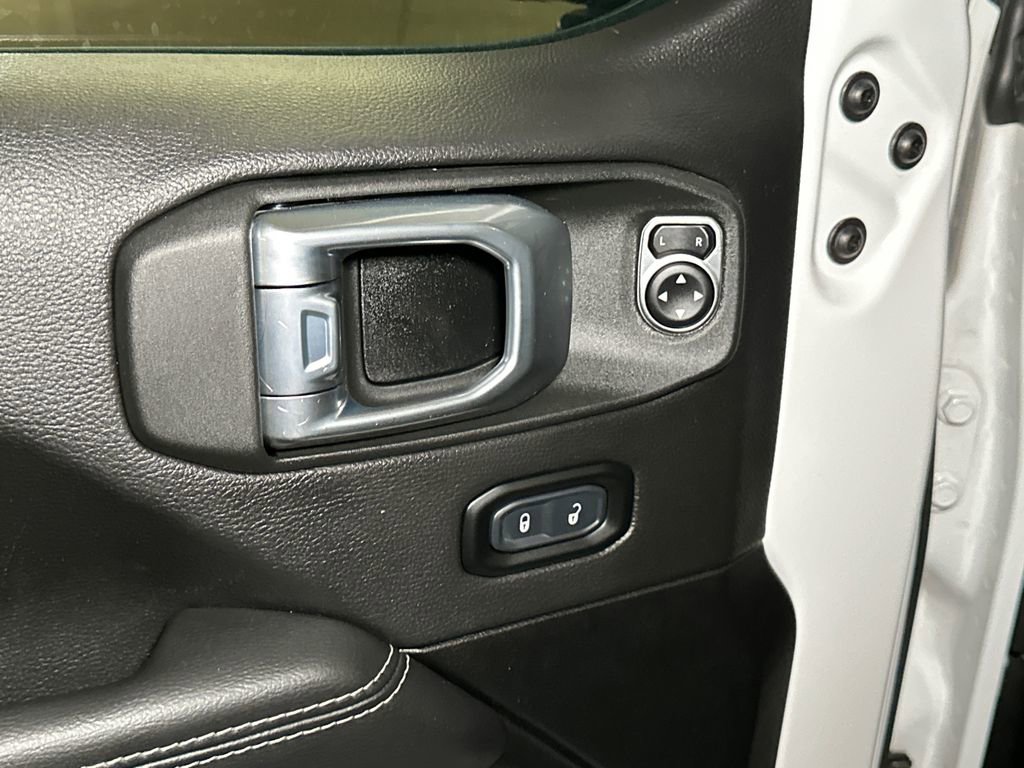 Used 2023 Jeep Wrangler Unlimited Sahara w/ Cold Weather Group image 17