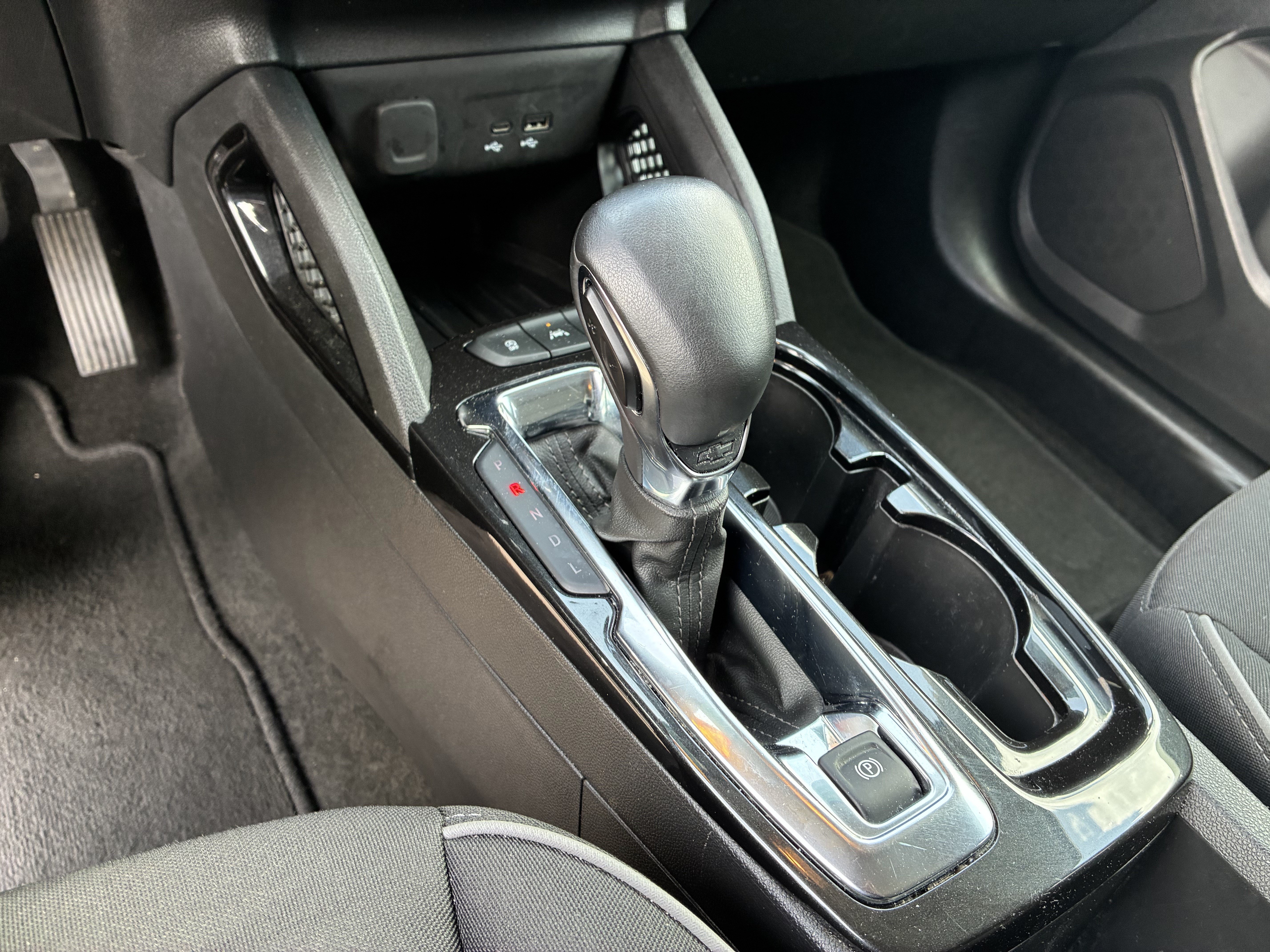 Used 2024 Chevrolet TrailBlazer LT w/ LT Cold Weather Package FWD image 32