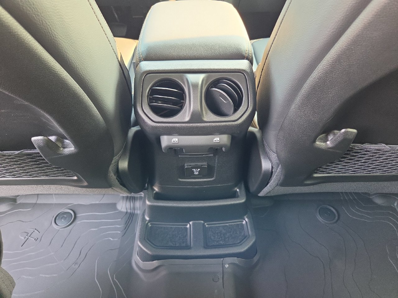 New 2026 Jeep Wrangler Unlimited Sahara AWD/4WD image 16