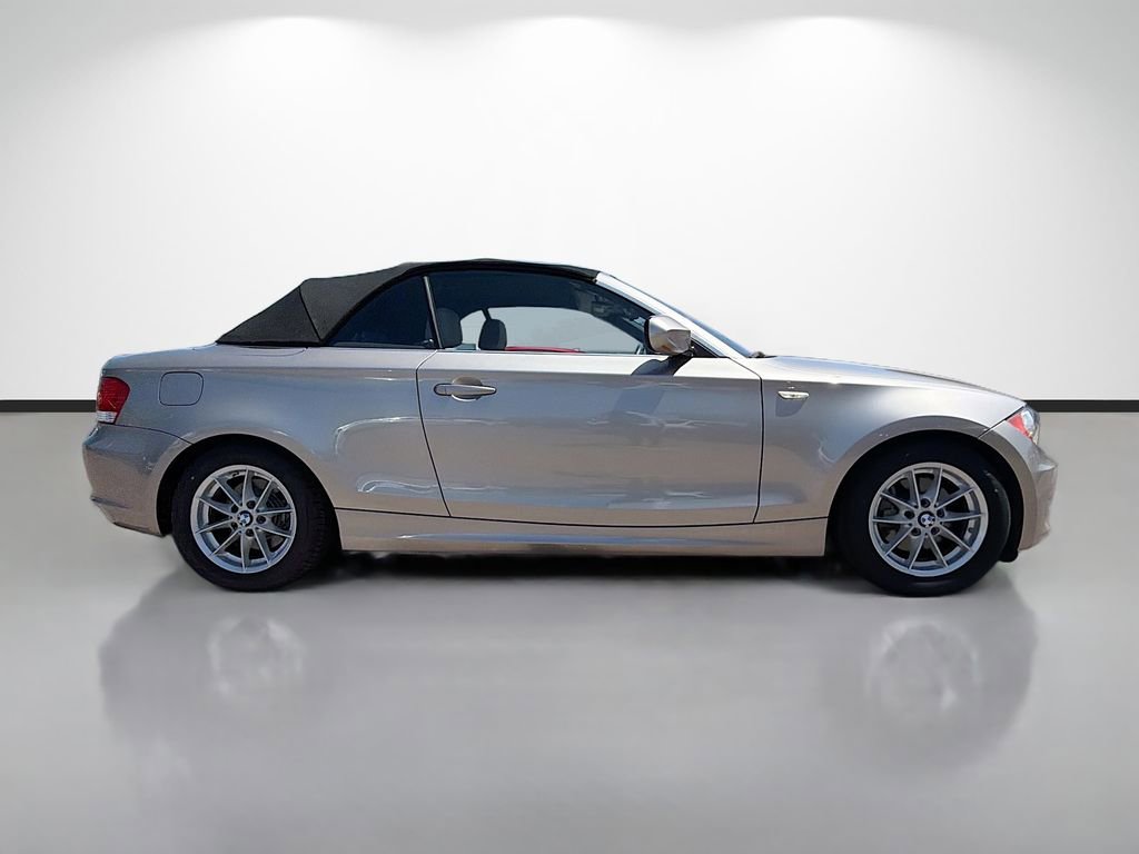 Used 2011 BMW 128i Convertible image 2