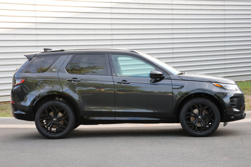 New 2026 Land Rover Discovery Sport Landmark AWD/4WD image 2